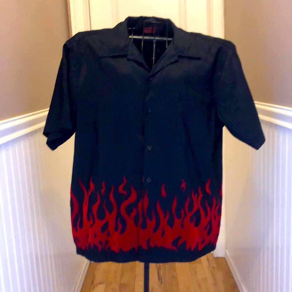 Black S/S button down with velvet red flames 🔥 by Sinister